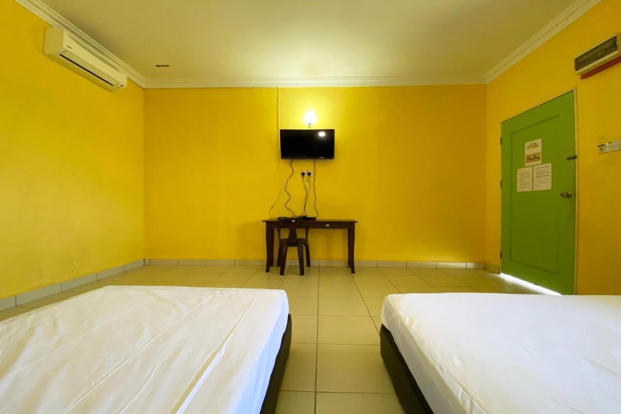 Oyo 90268 Lohan Point Lodge Ranau Esterno foto