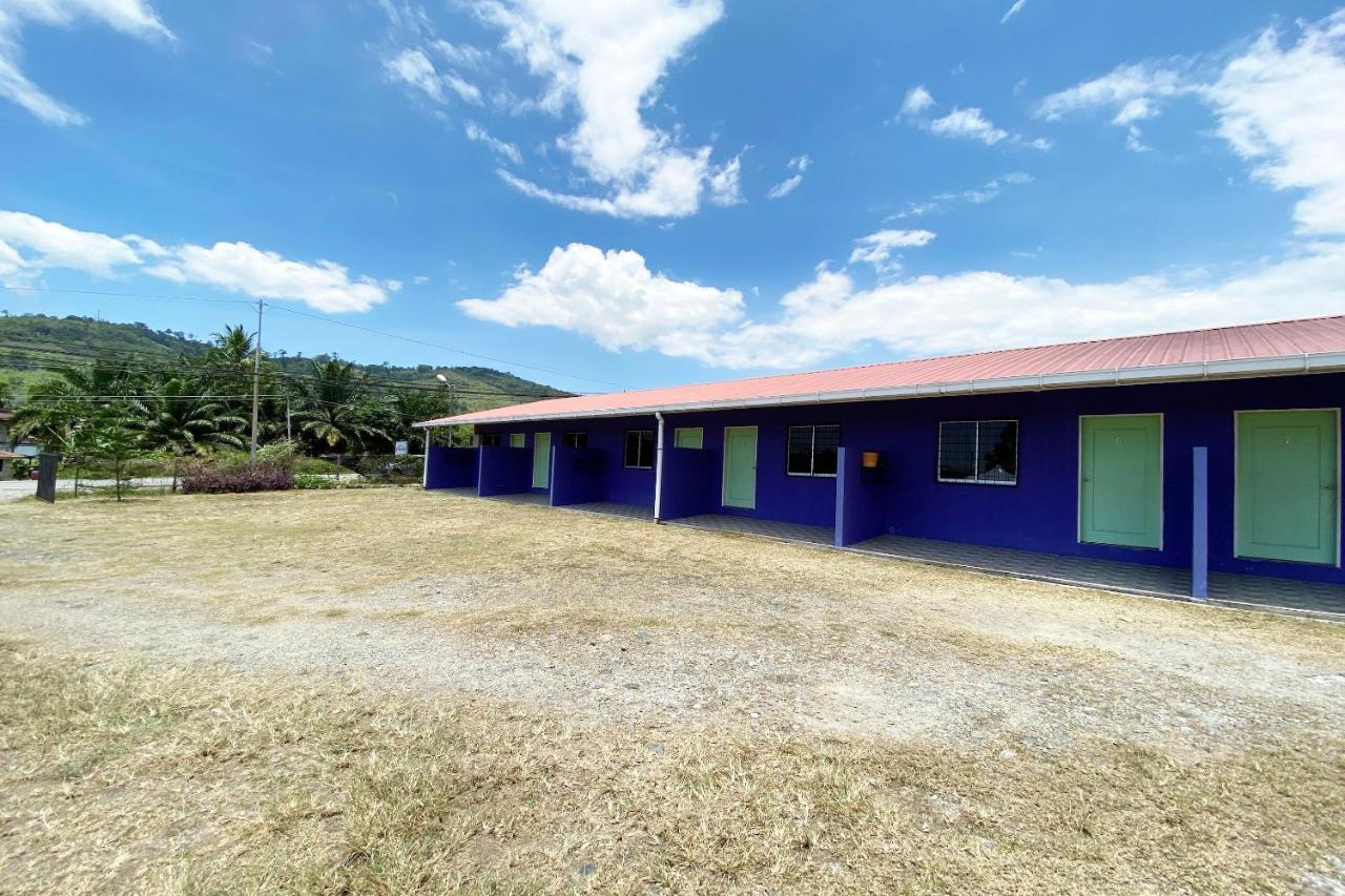 Oyo 90268 Lohan Point Lodge Ranau Esterno foto