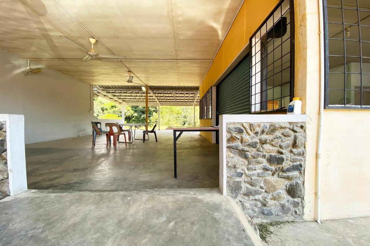 Oyo 90268 Lohan Point Lodge Ranau Esterno foto