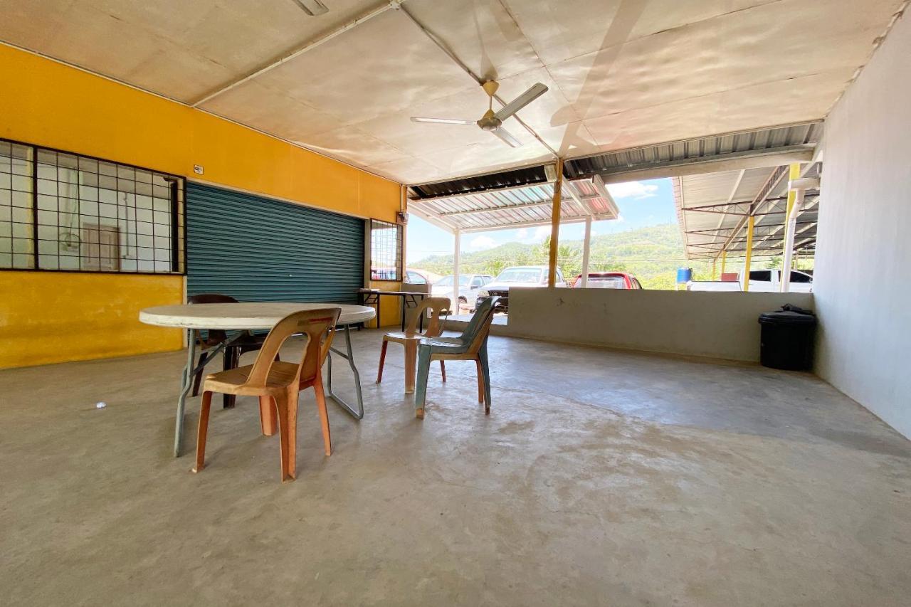 Oyo 90268 Lohan Point Lodge Ranau Esterno foto